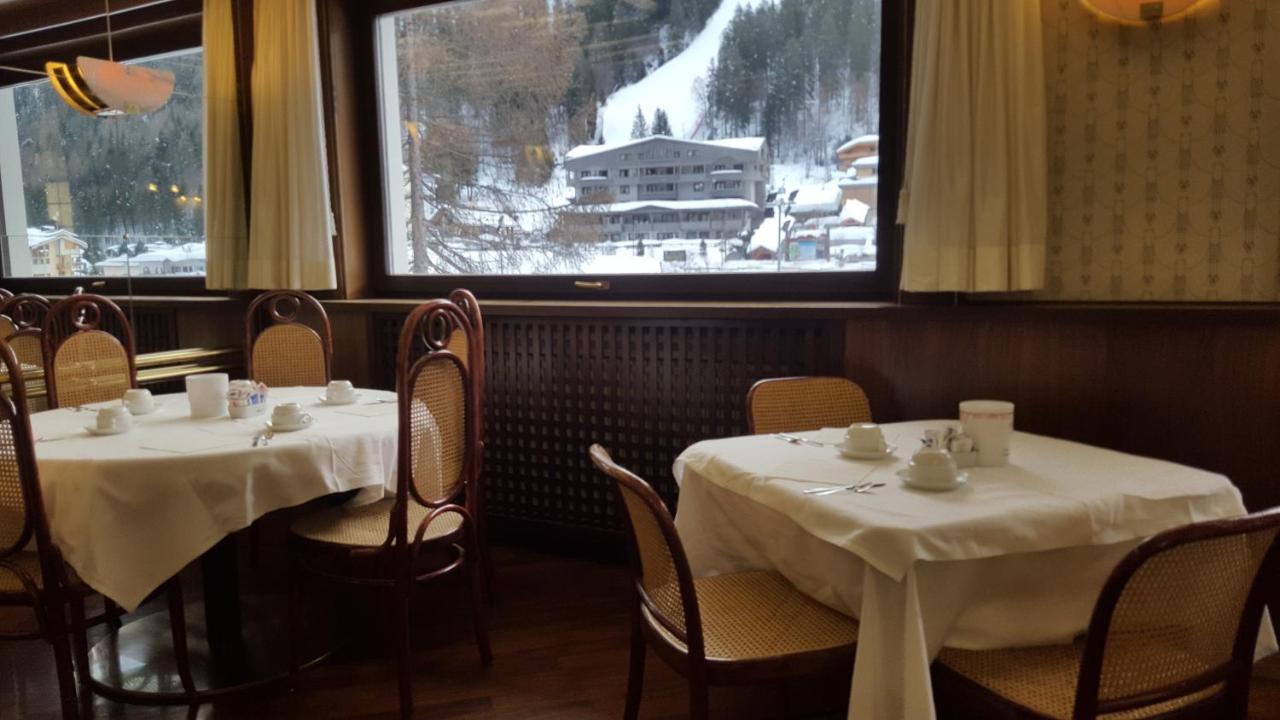 Hotel Cristallo มาดอนนาดีกัมปิโญ ภายนอก รูปภาพ