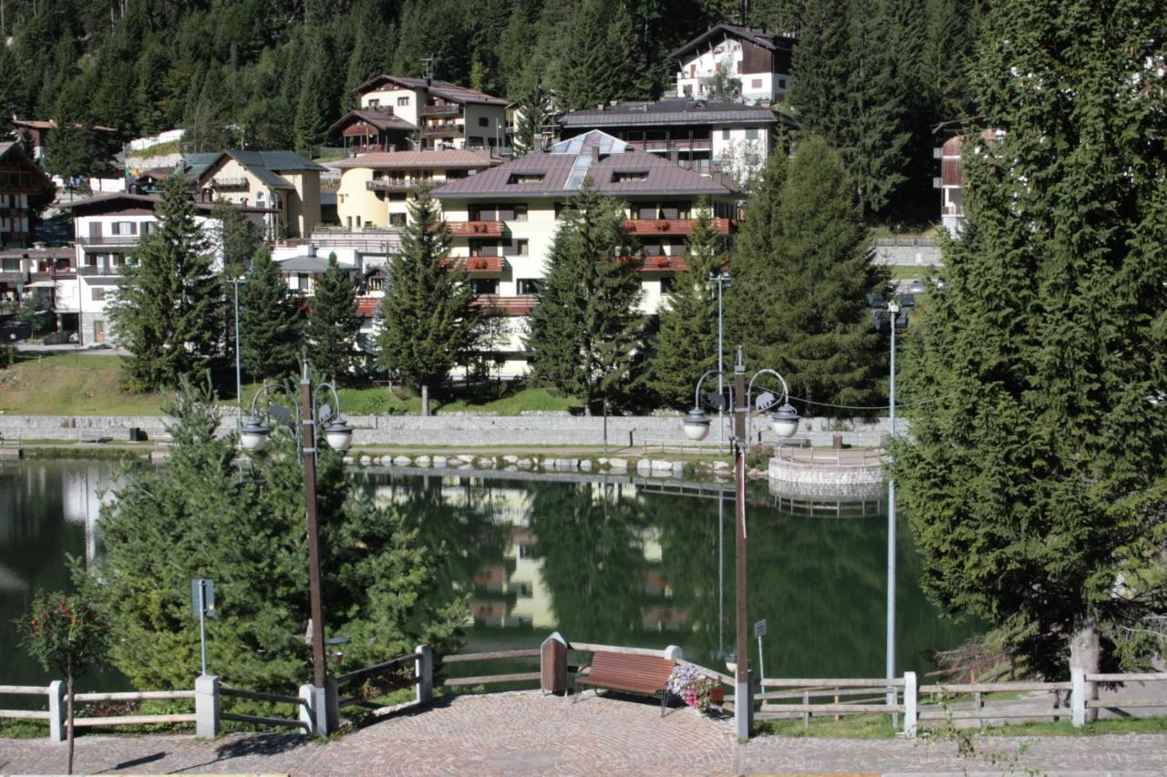 Hotel Cristallo มาดอนนาดีกัมปิโญ ภายนอก รูปภาพ
