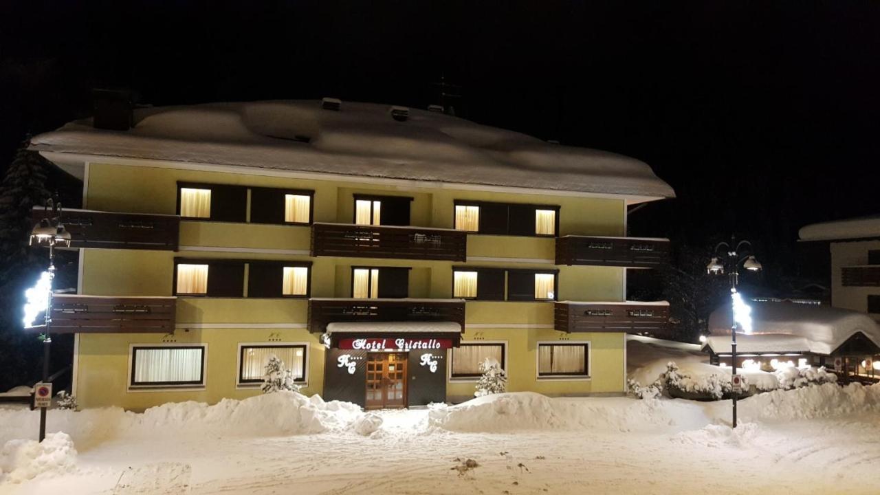 Hotel Cristallo มาดอนนาดีกัมปิโญ ภายนอก รูปภาพ