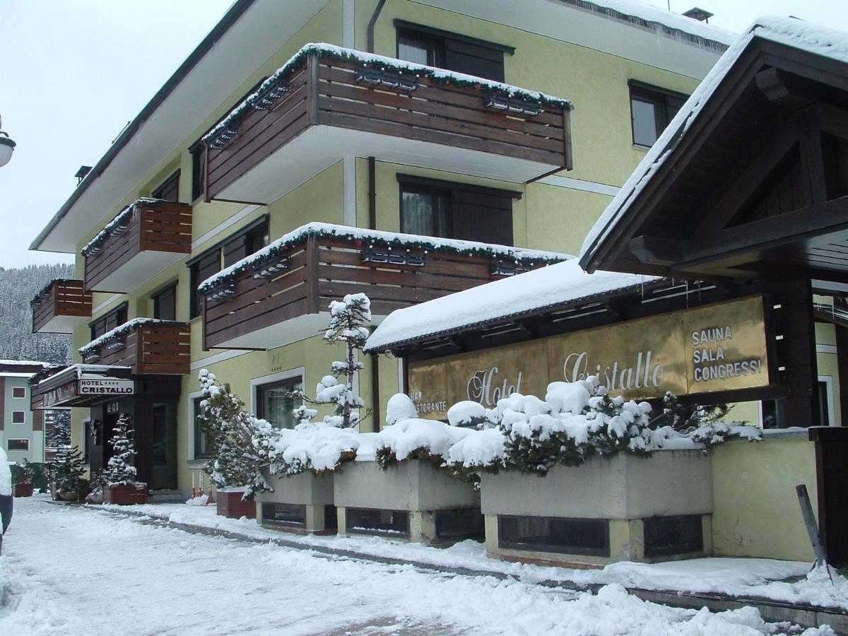 Hotel Cristallo มาดอนนาดีกัมปิโญ ภายนอก รูปภาพ