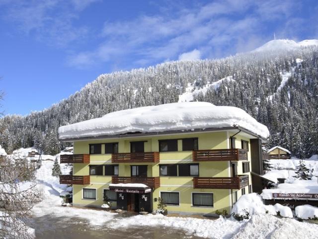 Hotel Cristallo มาดอนนาดีกัมปิโญ ภายนอก รูปภาพ