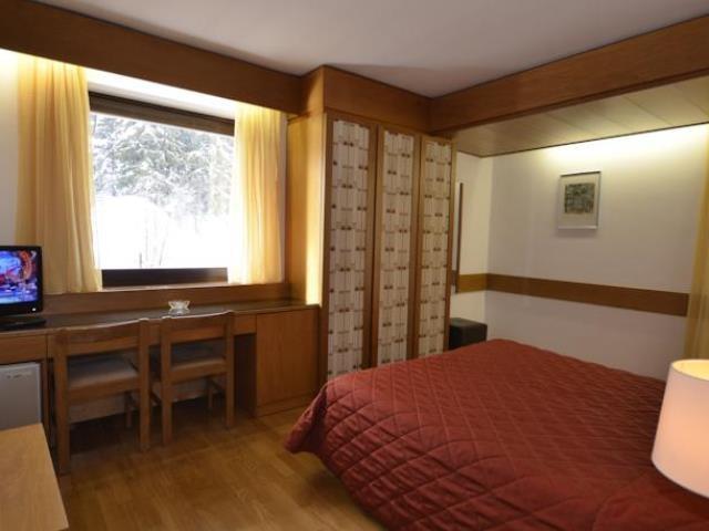 Hotel Cristallo มาดอนนาดีกัมปิโญ ภายนอก รูปภาพ