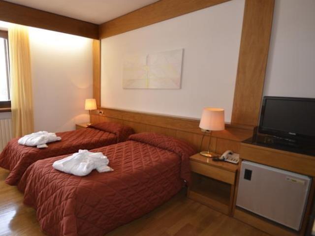 Hotel Cristallo มาดอนนาดีกัมปิโญ ภายนอก รูปภาพ
