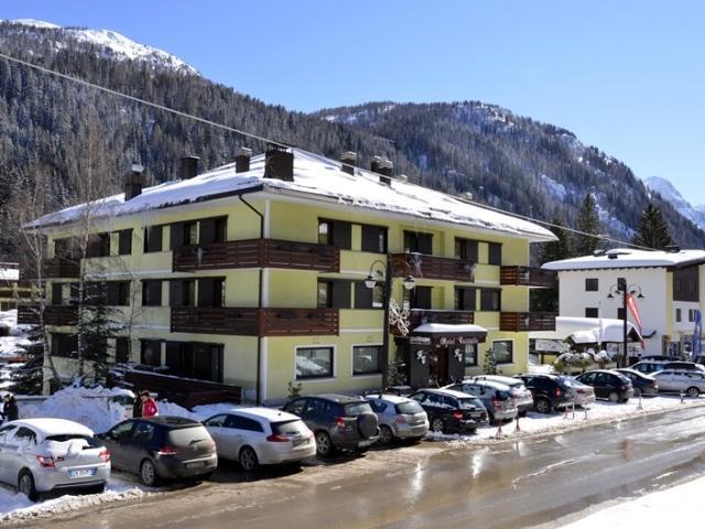 Hotel Cristallo มาดอนนาดีกัมปิโญ ภายนอก รูปภาพ